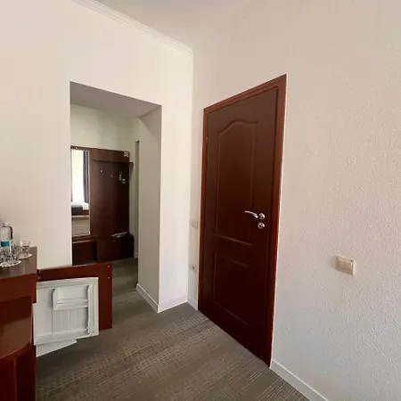 Hotel Gots - готельно-ресторанний комплекс Yaremche